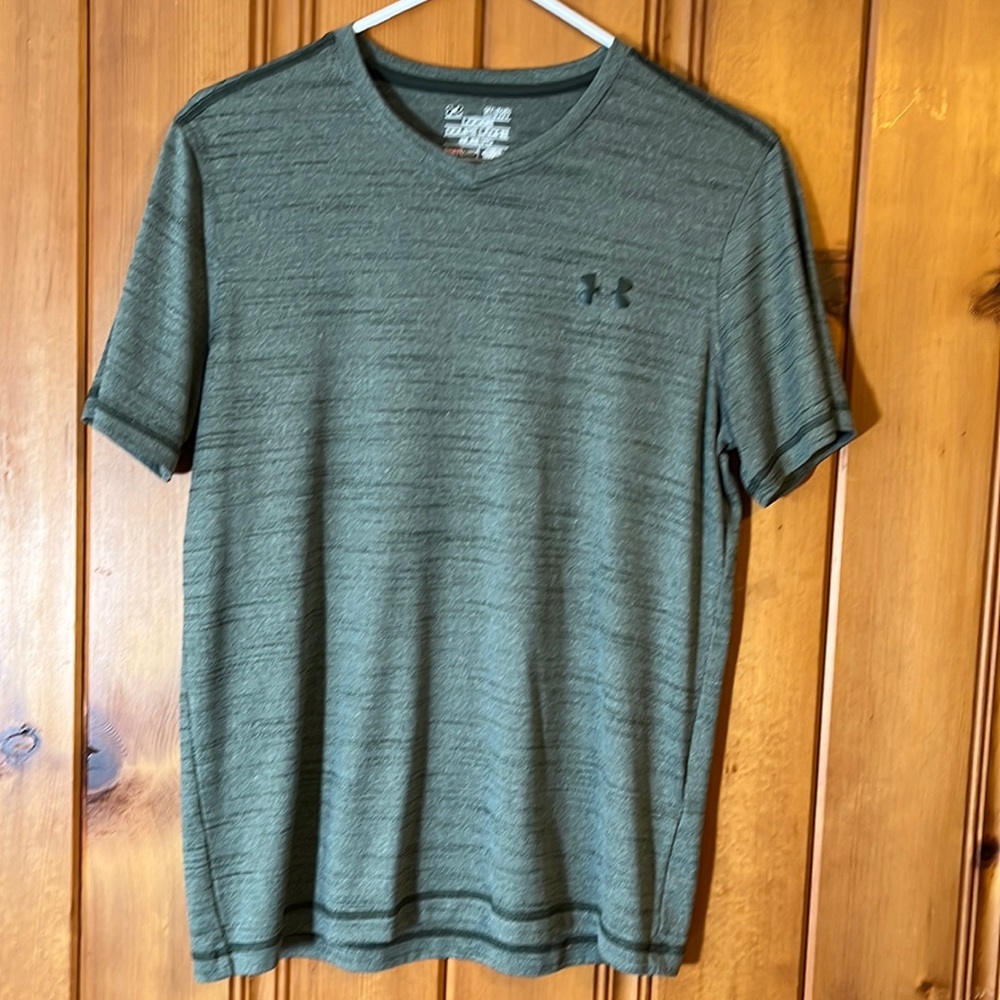 Under Armour, heat gear, loose fit, size small, green